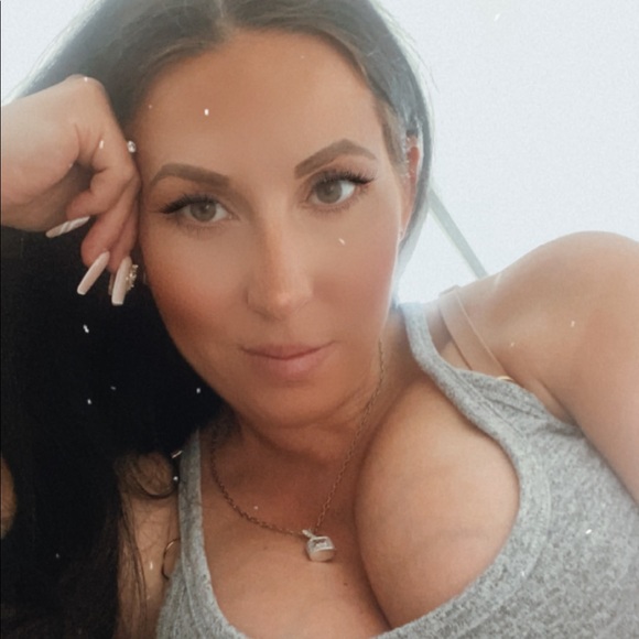 Meet your Posher, Brittany - Picture 1 of 1